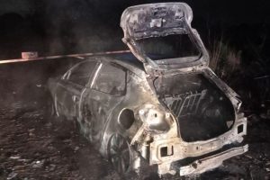 Auto in fiamme a Belpasso: distrutta Opel Corsa rubata