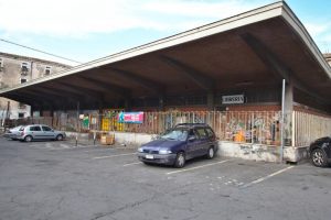Catania, notte di sgombero in piazza Lupo: via gli occupanti dell'ex palestra. Nessuna opposizione