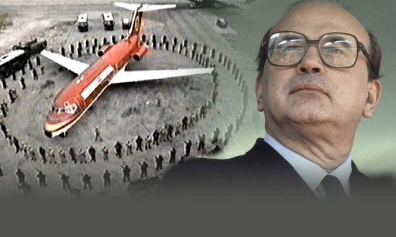 Sigonella, il "no" di Crosetto agli Usa e il precedente dell'85: quando Craxi fermò Reagan e i jet americani