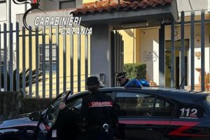 Riposto, accusa la zia 89enne di avergli rubato forbice e calzini e poi la picchia a sangue: arrestato 69enne