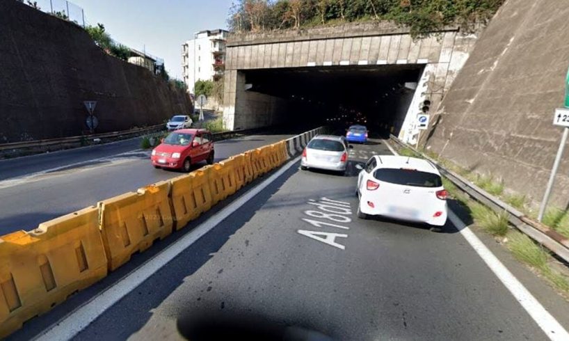 Catania, motociclista di 50 anni muore schiantandosi contro il guardrail su viale Mediterraneo