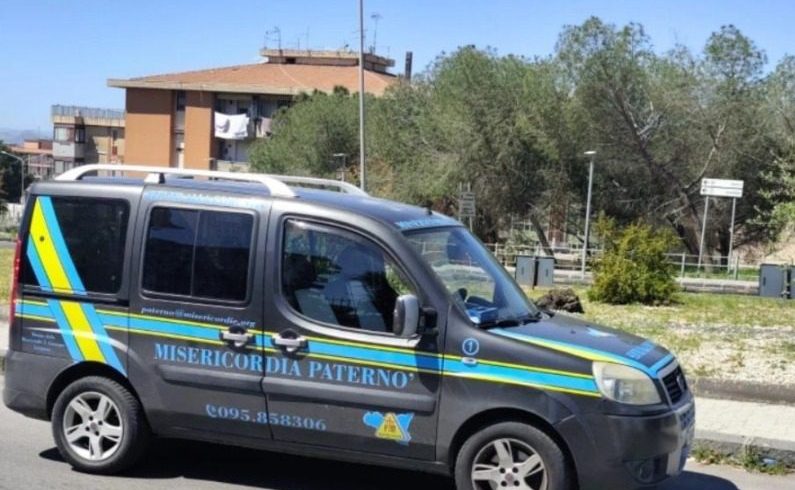 Paternò, la tenacia del dialogo: Misericordia, Polizia locale e Caritas portano in salvo un senzatetto