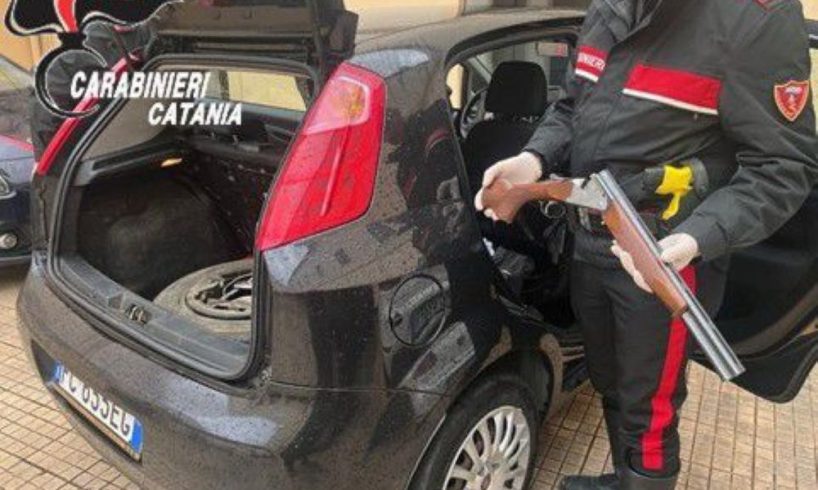 S. M. di Licodia, arrestato 27enne per spaccio: trovati fucile e munizioni in casa
