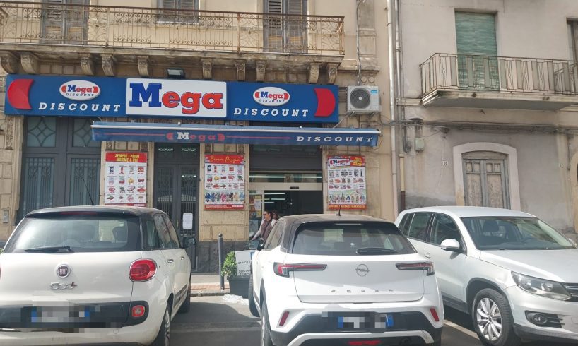 Paternò, ubriaco tenta furto al supermercato: aveva un coltello in cintola
