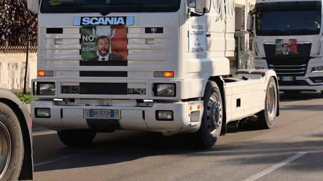 Sicilia: stop alla protesta dei Tir, convocazione al ministero. Sciopero sospeso in attesa dell'esito