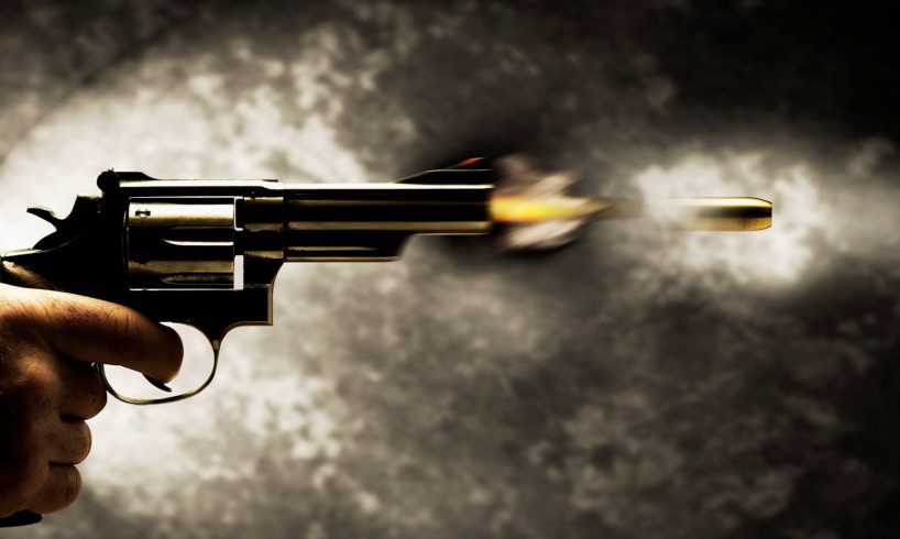 Catania, tredici colpi di pistola contro un’abitazione nella notte: nel mirino una pensionata e suo figlio incensurati