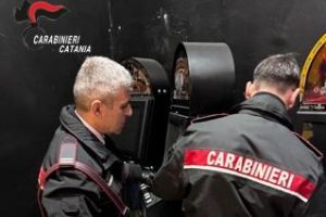 Ramacca, circolo privato irregolare: denunciati tre uomini e sequestrate 5 slot machine