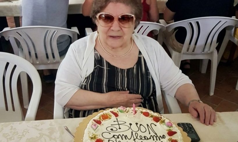 Adrano celebra Mariella Murisciano: la poetessa non vedente che ha trasformato la tristezza in versi