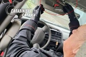 Piedimonte Etneo, taglierino nel parasole e auto senza assicurazione: denunciato 42enne di Riposto