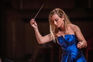 La Fenice rompe con Beatrice Venezi: “Dichiarazioni offensive sull’orchestra”. Il ministro Giuli prende atto