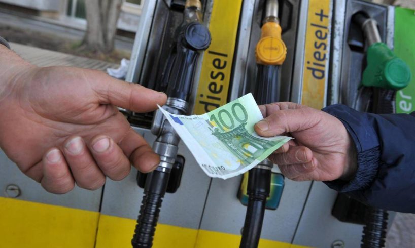 Carburanti, proroga breve (due settimane) e credito d'imposta per l'autotrasporto