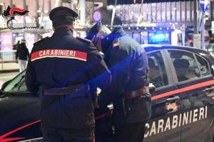 Belpasso, colpo al centro commerciale: inseguimento sulla SS121. Due arresti e profumi recuperati