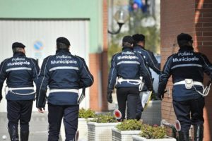 Catania: donna di 47 anni muore in uno scontro tra auto e scooter in via Forcile