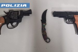 Catania, rapina a coetanei con pistola senza tappo rosso: due minori arrestati