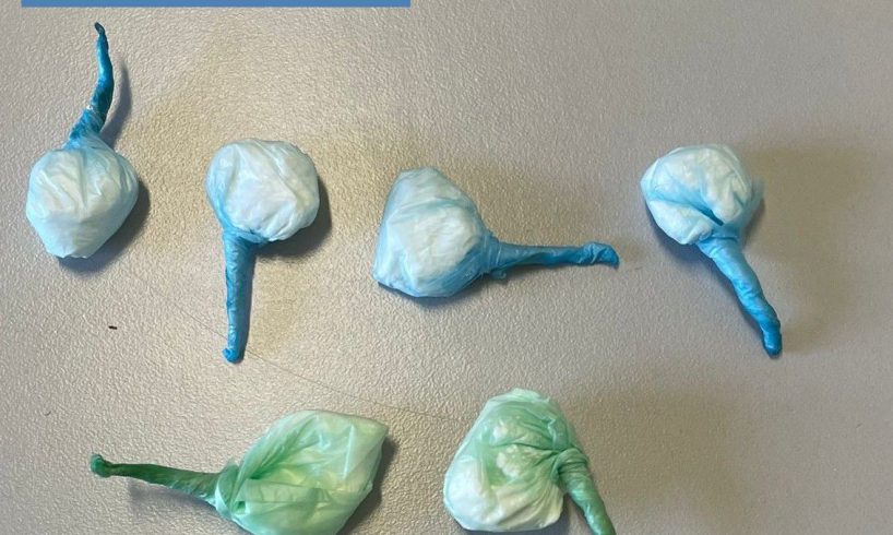 S. M. di Licodia, nascondeva sei dosi di cocaina nel pugno: arrestato 21enne di Biancavilla