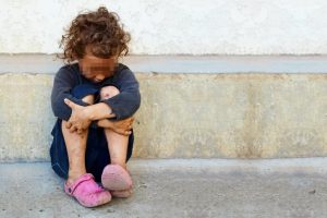 Sicilia, il futuro negato: 24mila bambini e adolescenti intrappolati nelle aree più povere di Palermo, Catania e Messina