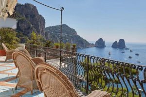 Case nelle isole, Capri è la più cara: in Sicilia i prezzi più bassi, a Catania 1.315 euro al mq