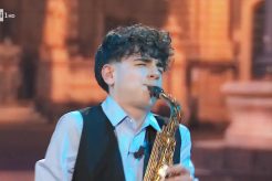 Adrano, gioia e orgoglio per il sassofonista Alfio Russo: il 14enne che conquista "Dalla strada al palco"