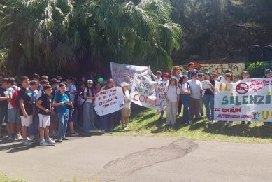 Paternò, oltre mille persone in corteo per la legalità: “La memoria rende liberi”