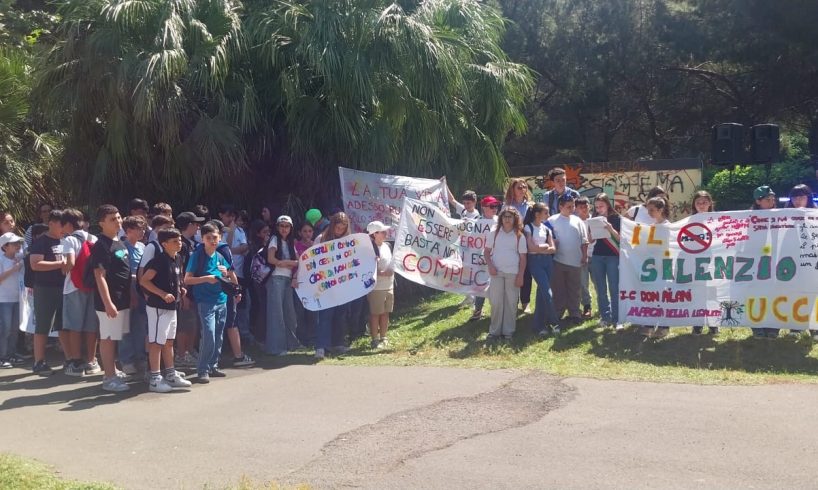 Paternò, oltre mille persone in corteo per la legalità: “La memoria rende liberi”