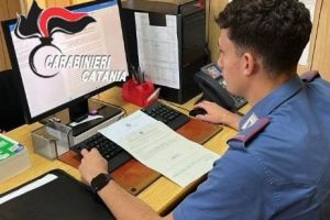 Castiglione di Sicilia, cercava lavoro su Facebook ma era una truffa: 46enne perde 3.526 euro. Tre denunciati