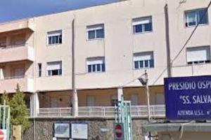 S. M. di Licodia, muore dopo essersi scagliato contro un infisso: ferite da vetri troppo profonde