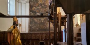 Il mantello di stelle, il castello nella roccia: tra Gangi e Sperlinga una domus accoglie artisti e poeti