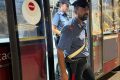 Catanese di 59 anni denunciato a Roma: si spoglia sull'autobus e minaccia i carabinieri