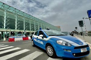Aeroporto di Catania: ruba uno zaino a una passeggera, individuata e denunciata dalla Polizia di Frontiera