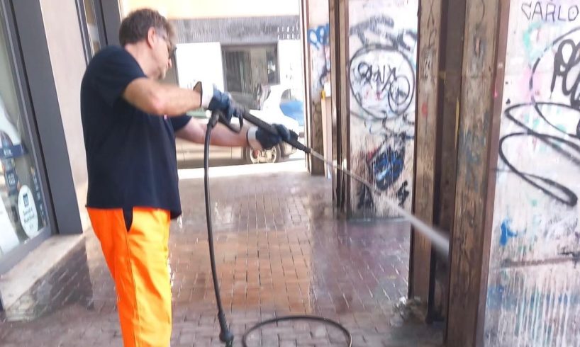 Catania: raid vandalico di studenti a Largo Pilo, al via la pulizia straordinaria della piazza