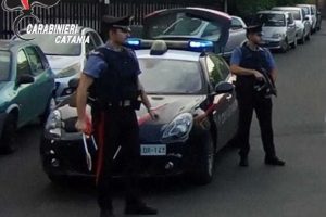 Mascalucia, 17enne porta un coltello a scuola: denunciato
