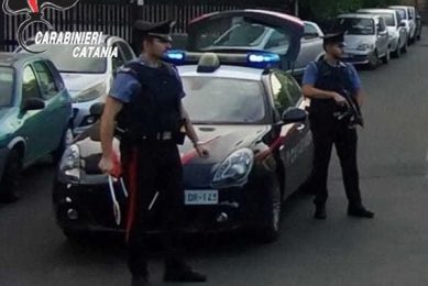 Mascalucia, 17enne porta un coltello a scuola: denunciato