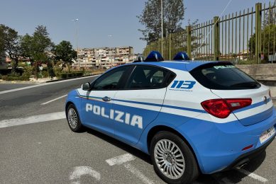 Catania, cane poliziotto scopre nascondiglio di droga: maxi sequestro da 11 chili (VIDEO)