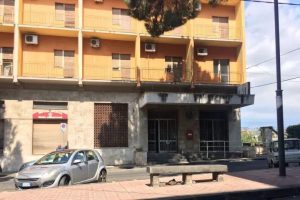 Paternò, il futuro dell'ex Albergo Sicilia: associazioni propongono moduli abitativi al Parco Primavera e lo stabile come centro d'incontro
