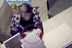 Catania, ruba due bracciali in due ore: la raffinata 'tecnica della doppia fila' che ha tradito la ladra di Corso Italia