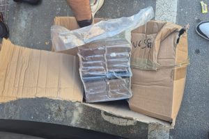 Sequestrati ad Augusta 400 kg di hashish in autostrada: panetti con marchi di merendine. Arrestato corriere (VIDEO)