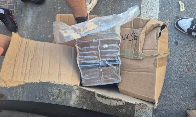 Sequestrati ad Augusta 400 kg di hashish in autostrada: panetti con marchi di merendine. Arrestato corriere (VIDEO)