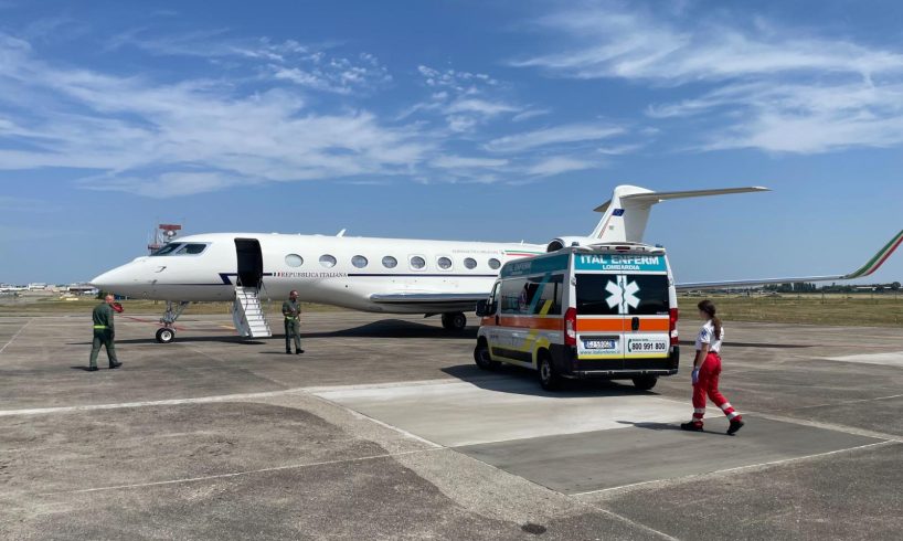 Soccorso aereo per due bambini: velivolo partito da Catania trasporta 13enne in ambulanza fino a Roma