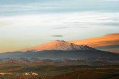 Etna, scienza e paesaggio vulcanico: a Trecastagni il Festival Vulcani con Ingv e studiosi da tutta Italia