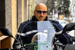Linate, vigile 39enne di Mazara del Vallo muore in uno schianto durante inseguimento: auto pirata in fuga