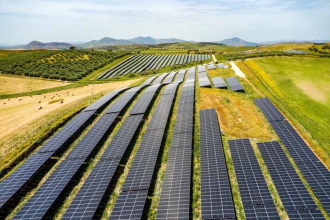 Energia, inaugurato Iberdrola Fenix: il più grande impianto fotovoltaico d'Italia (243 MW) tra Centuripe, Paternò e Belpasso