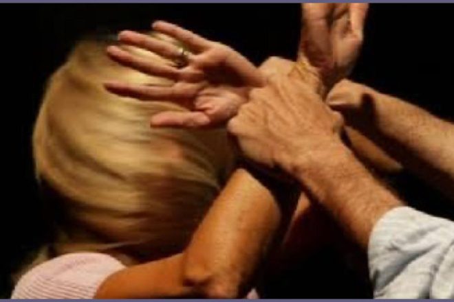 Catania, fermato 30enne per tentato omicidio della compagna: suo padre aveva accoltellato l'ex moglie nel rione Picanello (VIDEO)