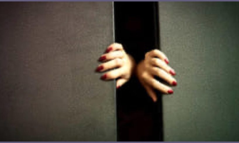Catania, tentata violenza sessuale in ascensore: 20enne arrestato grazie al coraggio delle vittime