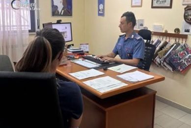 Riposto, una telefonata al 112 salva una donna: arrestato 38enne per violenza e rapina