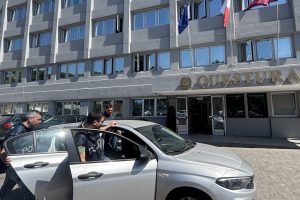 Catania, teneva l'eroina nella scarpa sotto il comodino: pusher 62enne arrestato