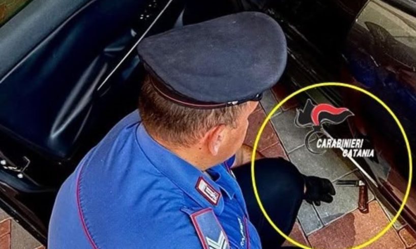 Aci Bonaccorsi, 38enne albanese accoltella connazionale: due carabinieri fuori servizio lo bloccano (VIDEO)