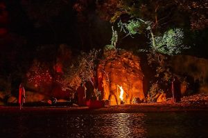 “Inferno 2026" cambia volto: un Dante fragile ed empatico nelle Gole dell'Alcantara