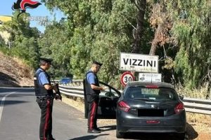 Vizzini, 38enne investe con l'auto lo zio e tenta di travolgerlo: denunciato per tentato omicidio