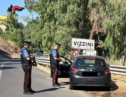 Vizzini, 38enne investe con l'auto lo zio e tenta di travolgerlo: denunciato per tentato omicidio
