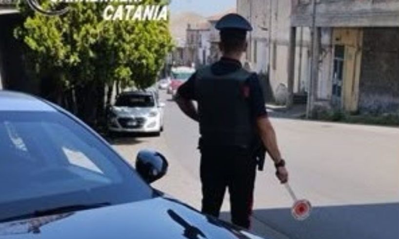 Fuga spericolata a Bronte: motociclista 24enne arrestato per guida pericolosa
